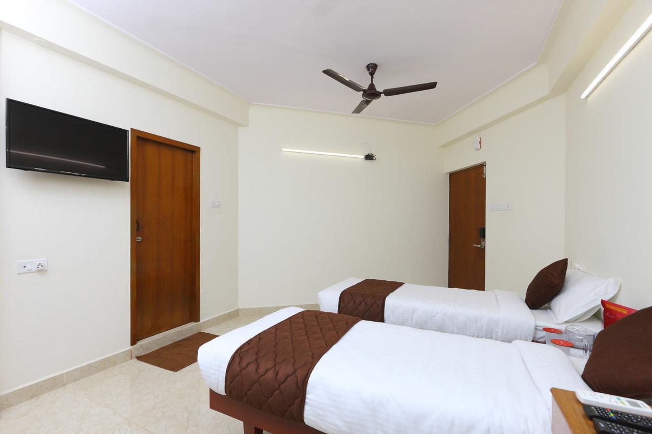Oyo 11433 Kishore Inn Chennai Extérieur photo